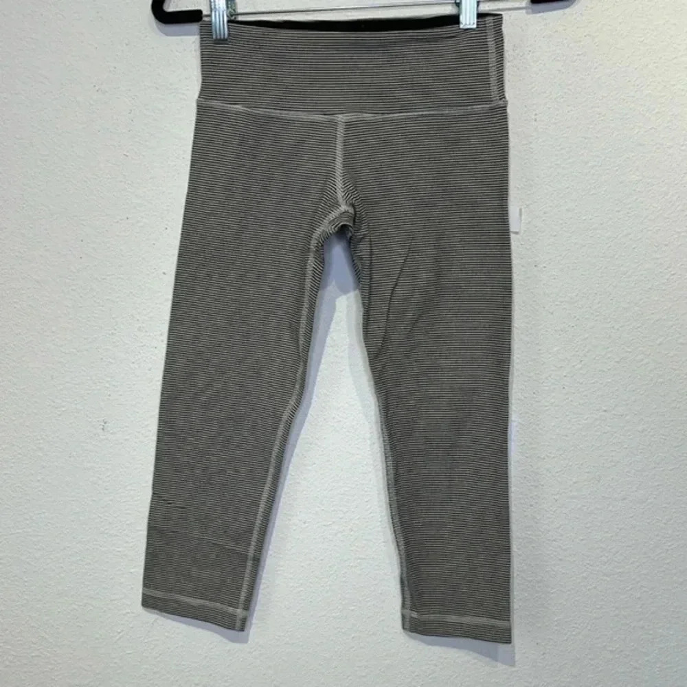lululemon athletica Cropped Striped Wunder Under Tonka Capri Leggings size 4